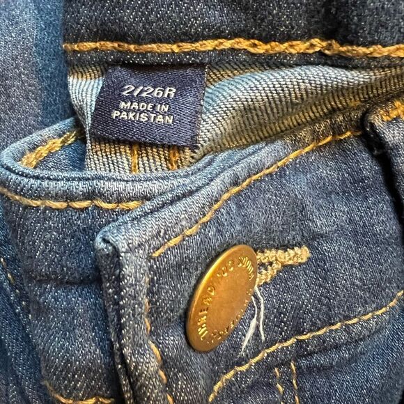 😊3/$30 NWT High-Rise Jean in Midnight Blue Raw Edge Hem Sz 2 Universal Thread - Picture 7 of 8